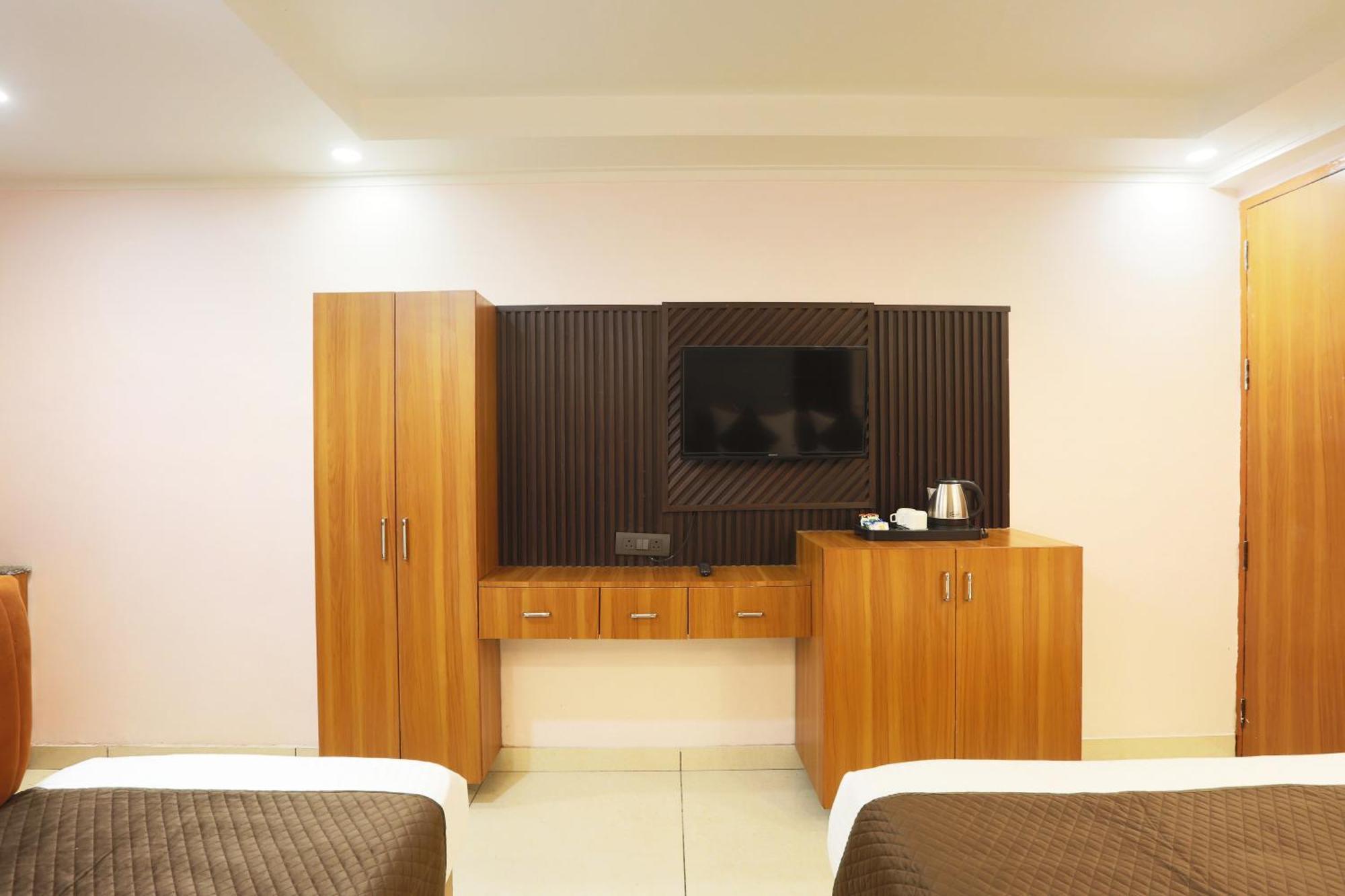 Hotel Aerostay Residency Igi Airport Delhi New Delhi Bagian luar foto